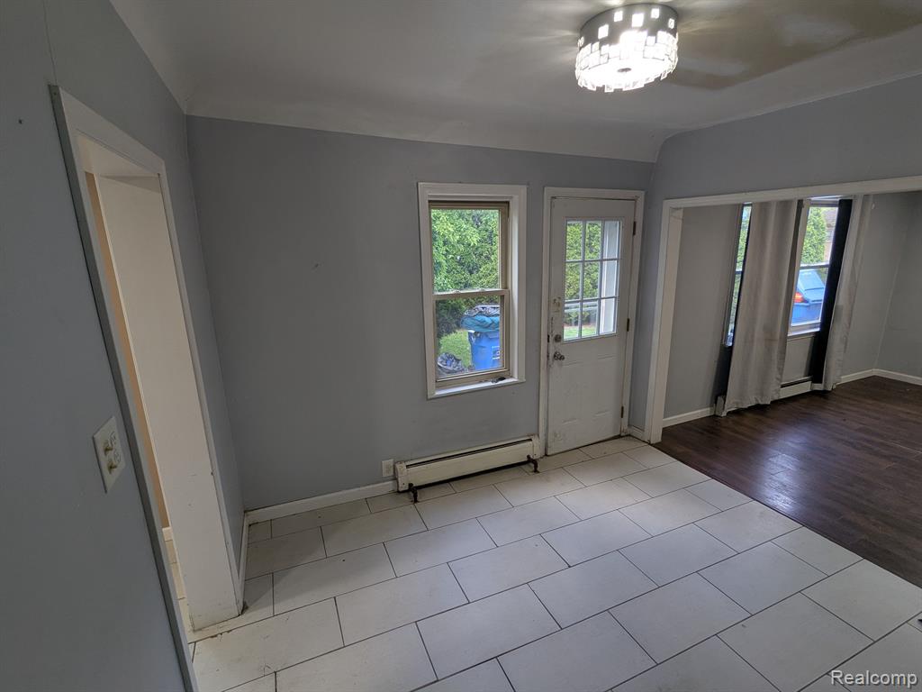 4208 CROISSANT Street, Dearborn Heights, MI 48125 — Photo 6
