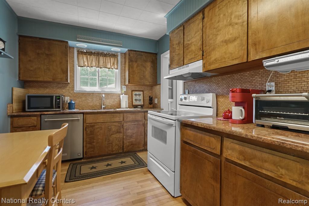 8428 Cascade Street, Commerce Twp, MI 48382 — Photo 8