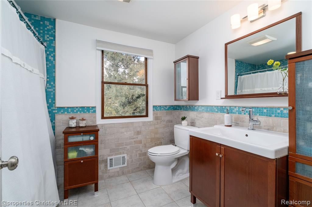 48790 Pinehill Drive, Plymouth, MI 48170 — Photo 28
