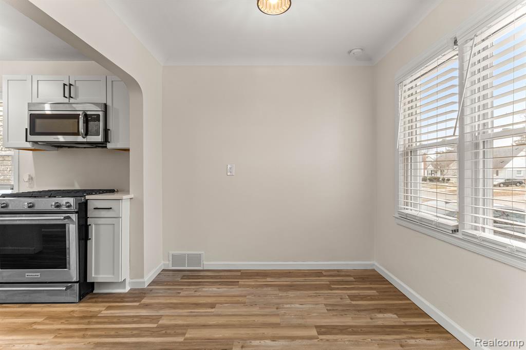 4425 GRINDLEY PARK Street, Dearborn Heights, MI 48125 — Photo 13