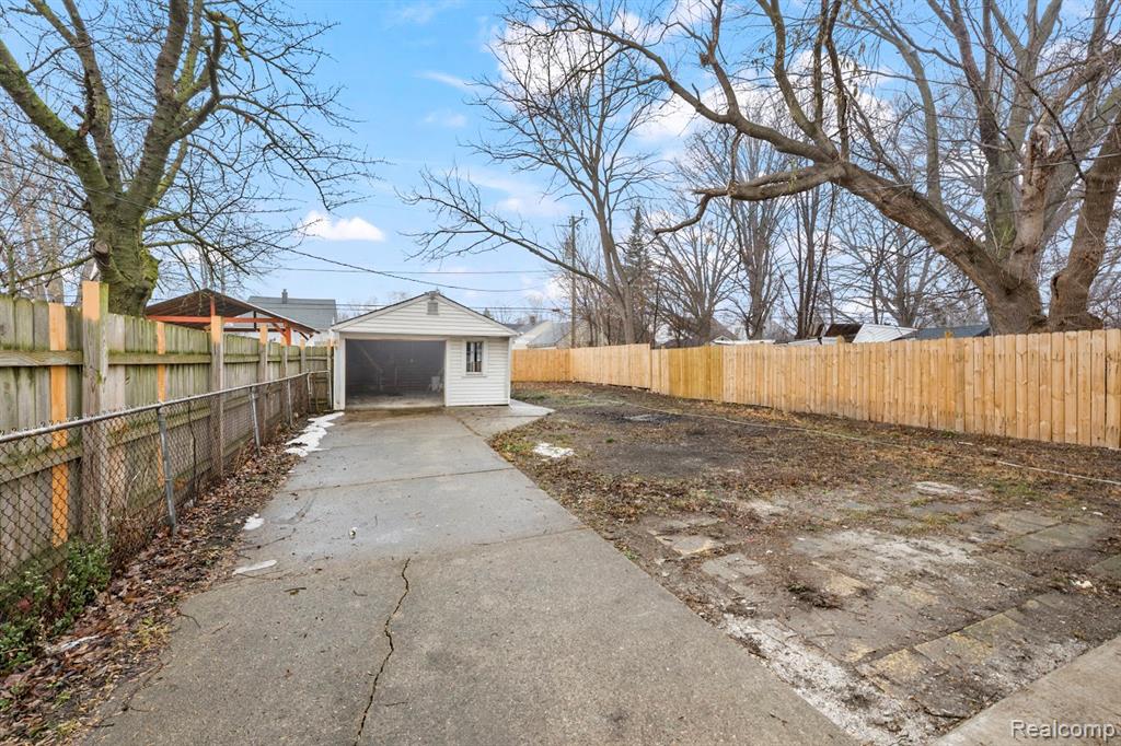 6485 Rosemont Avenue, Detroit, MI 48228 — Photo 5