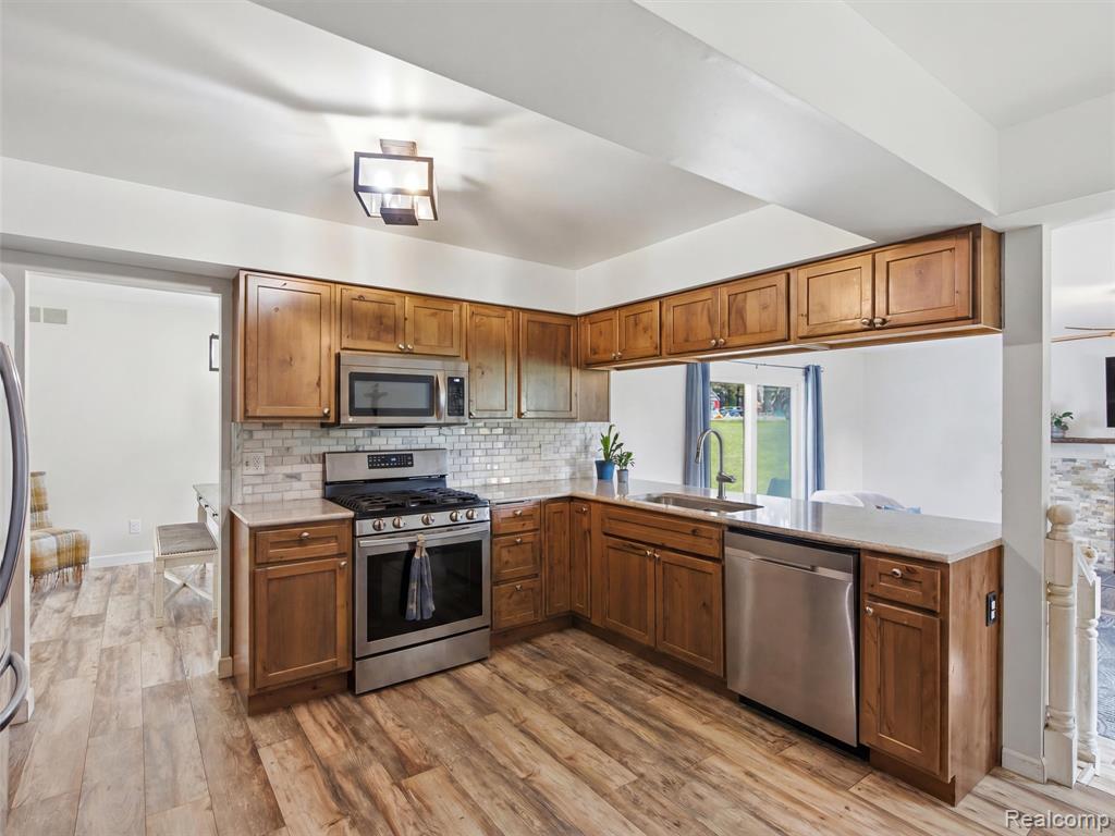 4040 Taggett Lake Drive, Highland, MI — Photo 12