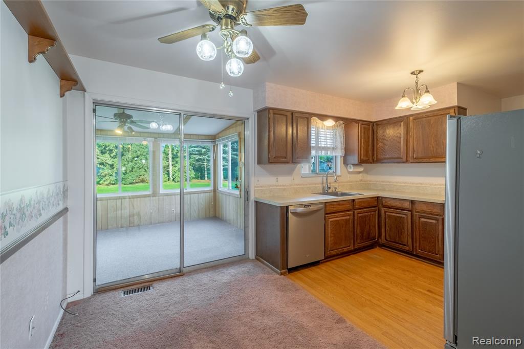 6120 King Arthur Drive, Swartz Creek, MI 48473 — Photo 3