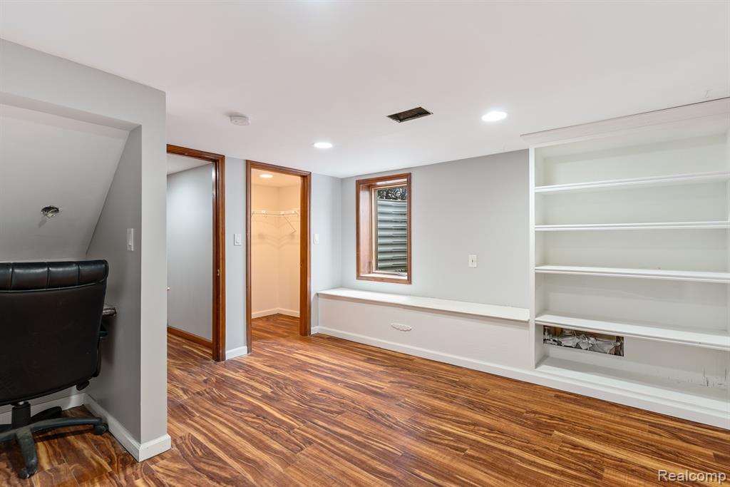 724 NICHOLS Road, Auburn Hills, MI 48326 — Photo 31