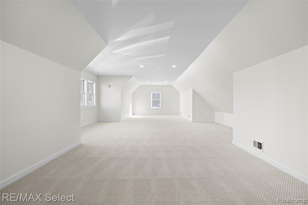 2208 Grove Park Road, Fenton, MI, 48430