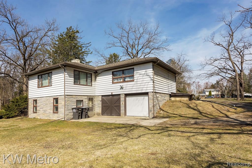 49151 RIDGE Court, Northville, MI 48168 — Photo 31