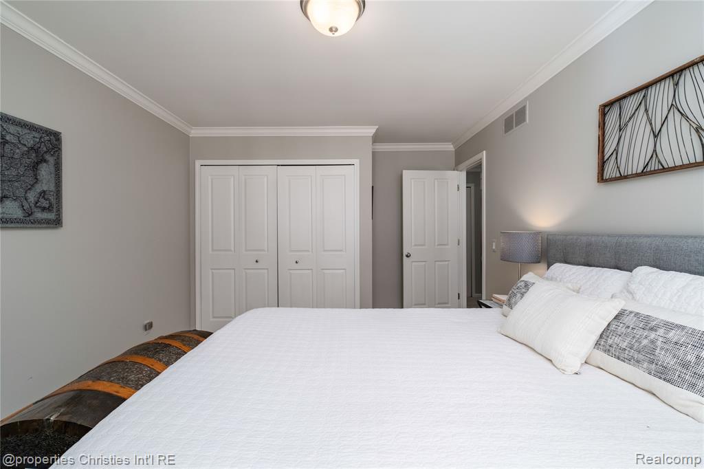 437 Covington Court, 68, Northville, MI 48168 — Photo 31