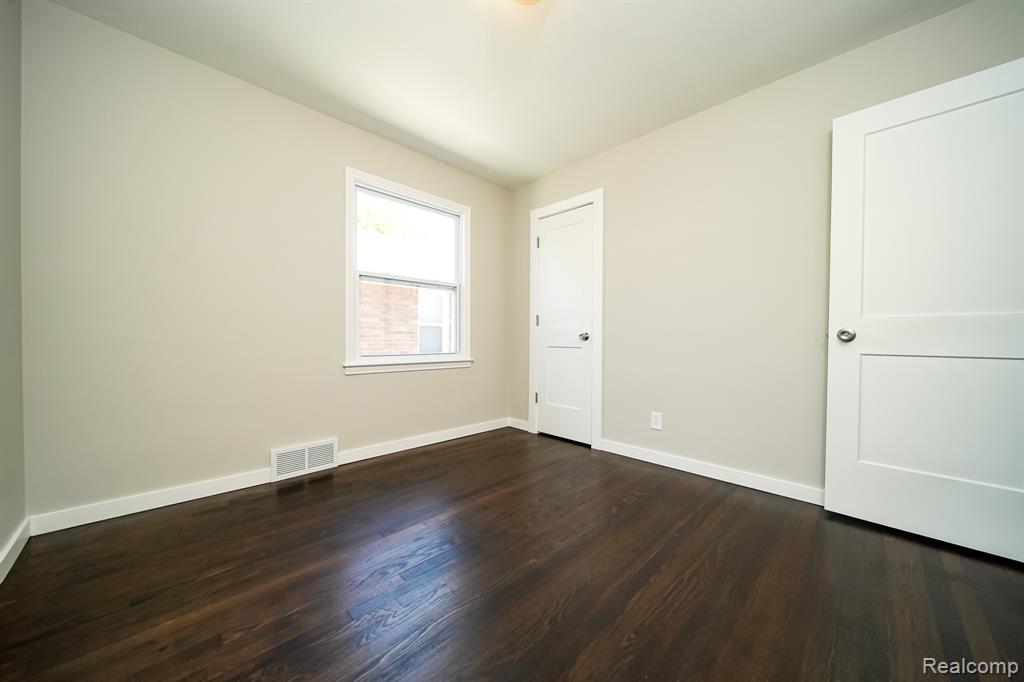 23610 Morton Street, Oak Park, MI 48237 — Photo 31
