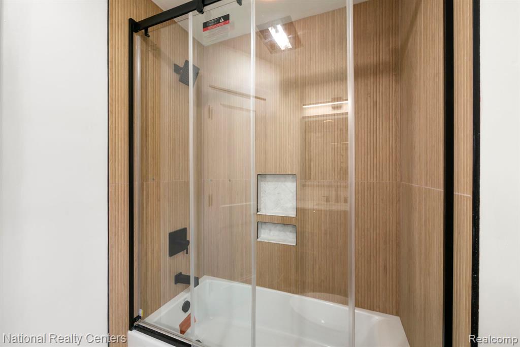 12123 Kirby Lane, South Lyon, MI 48178 — Photo 26