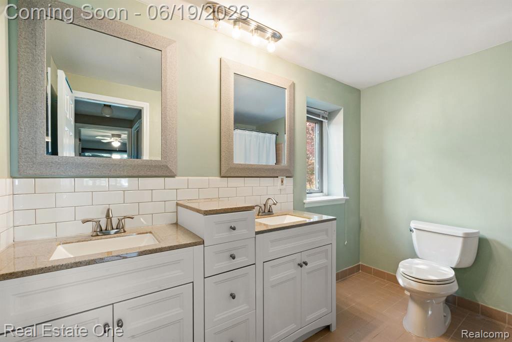 5277 Waterview Drive, West Bloomfield, MI 48323 — Photo 33