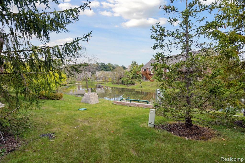 40627 LENOX PARK Drive, Novi, MI 48377 — Photo 28
