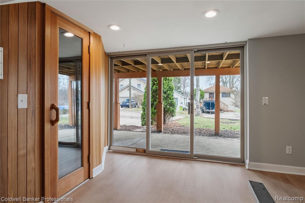 4015 Green Lake Road, West Bloomfield, MI 48324 — Photo 31