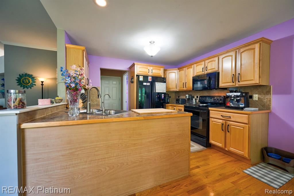5512 Hidden Oaks Circle, Linden, MI 48451 — Photo 10