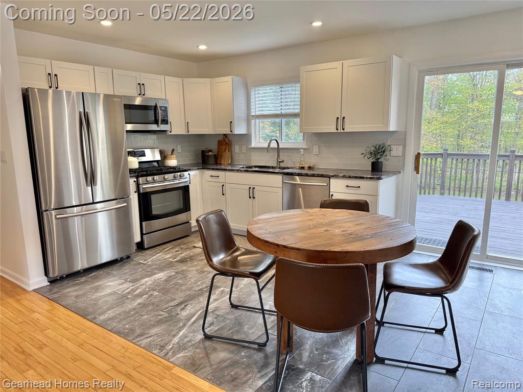 6042 Snow Apple Drive, Clarkston, MI — Photo 10