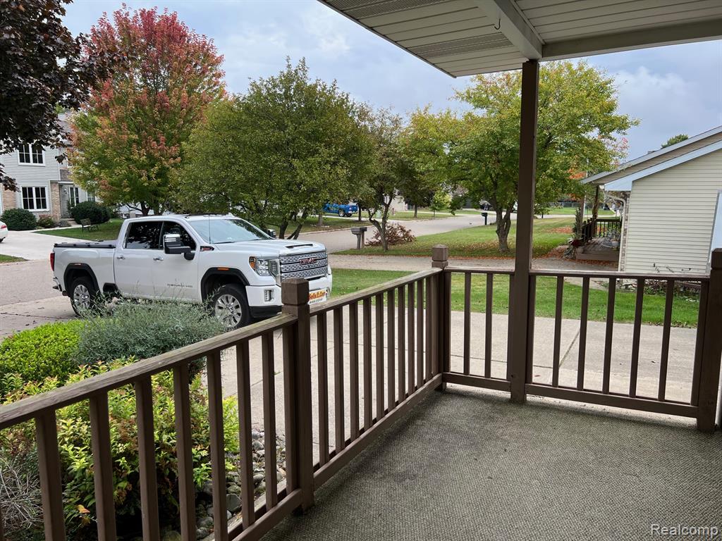 817 Lamoreaux Drive, Lapeer, MI 48446 — Photo 2