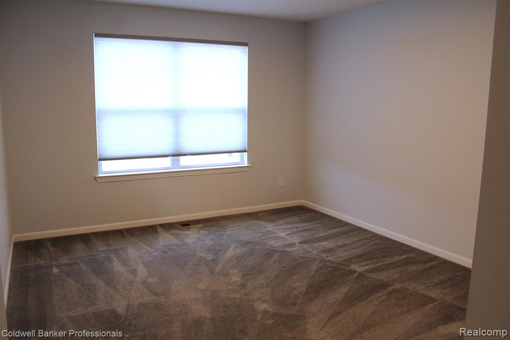 48372 FIELDSTONE Drive, Northville, MI — Photo 22