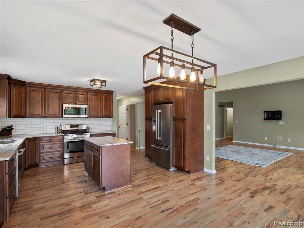 50308 Hillside Drive, Macomb, MI 48044 — Photo 15