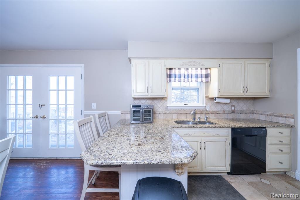 9459 Morrish Road, Swartz Creek, MI 48473 — Photo 45