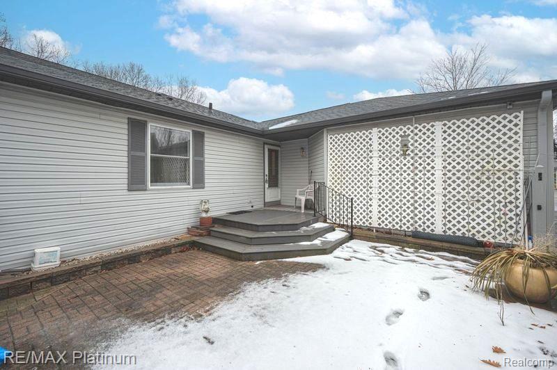 7567 Radcliffe, 55, Brighton, MI 48114 — Photo 4