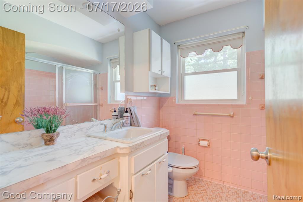24310 Manistee Street, Oak Park, MI 48237 — Photo 27