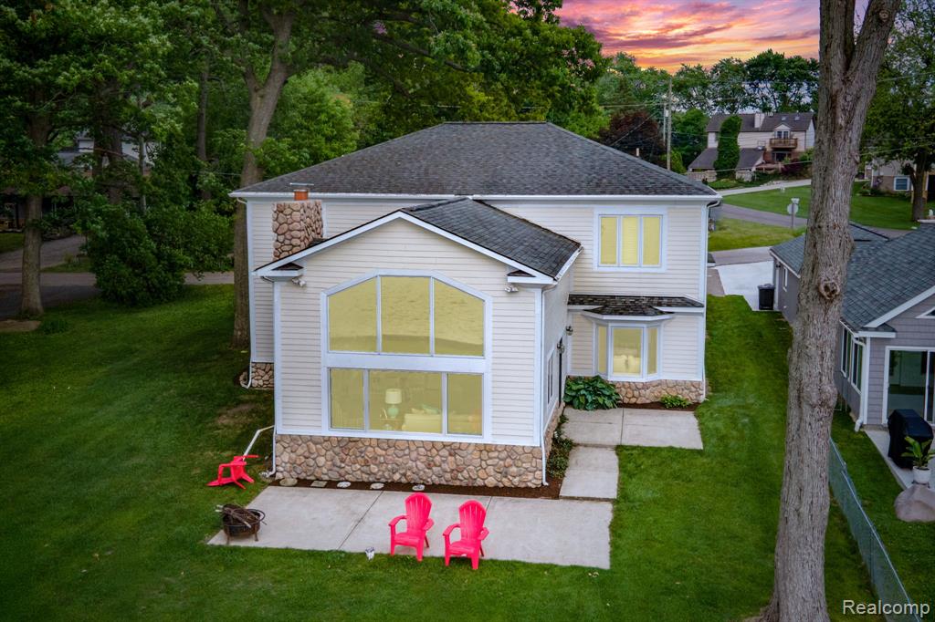 3831 Woodland Drive, Highland, MI 48356 — Photo 2