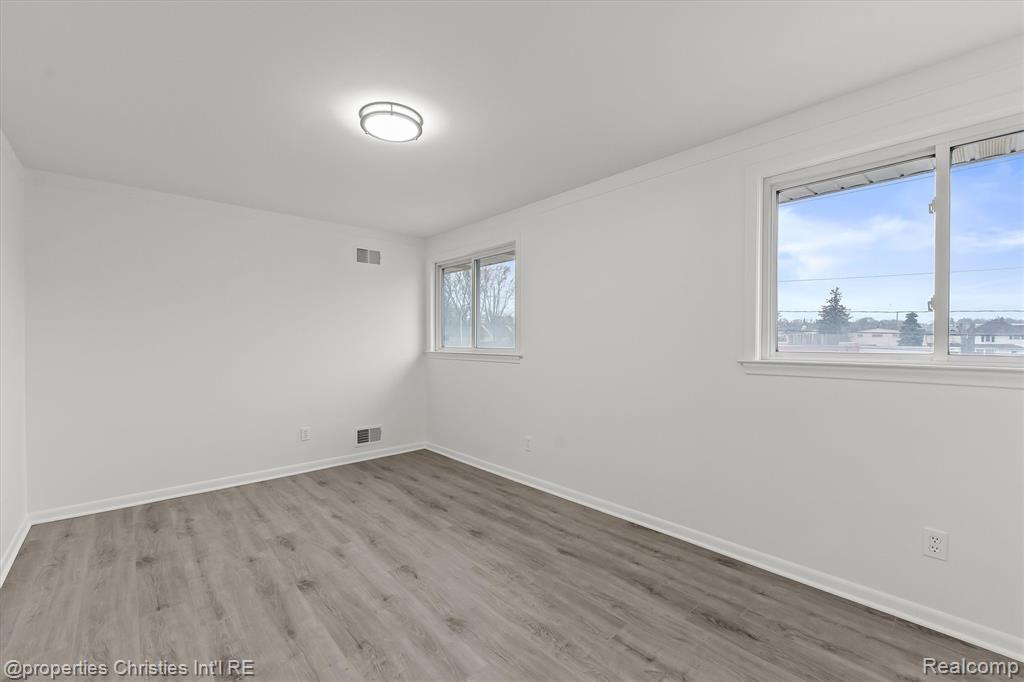 33355 Slocum Drive, Farmington, MI 48336 — Photo 15