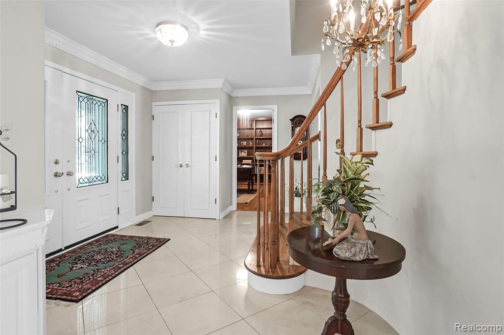 5693 Hunters Gate Drive, Troy, MI 48098 — Photo 5
