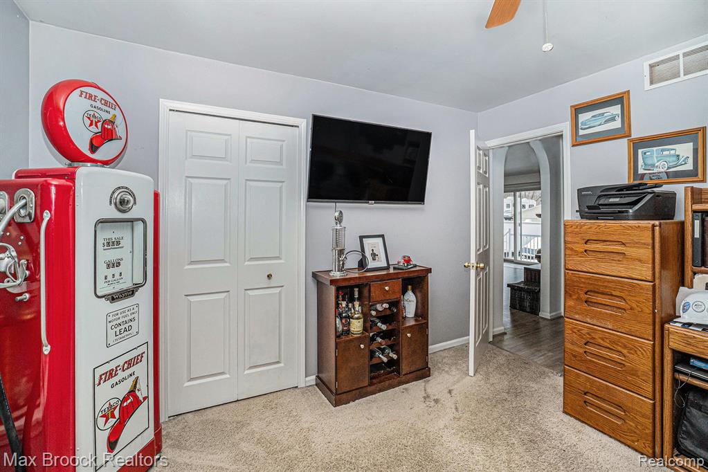 11412 Delmar Drive, Fenton, MI 48430 — Photo 15