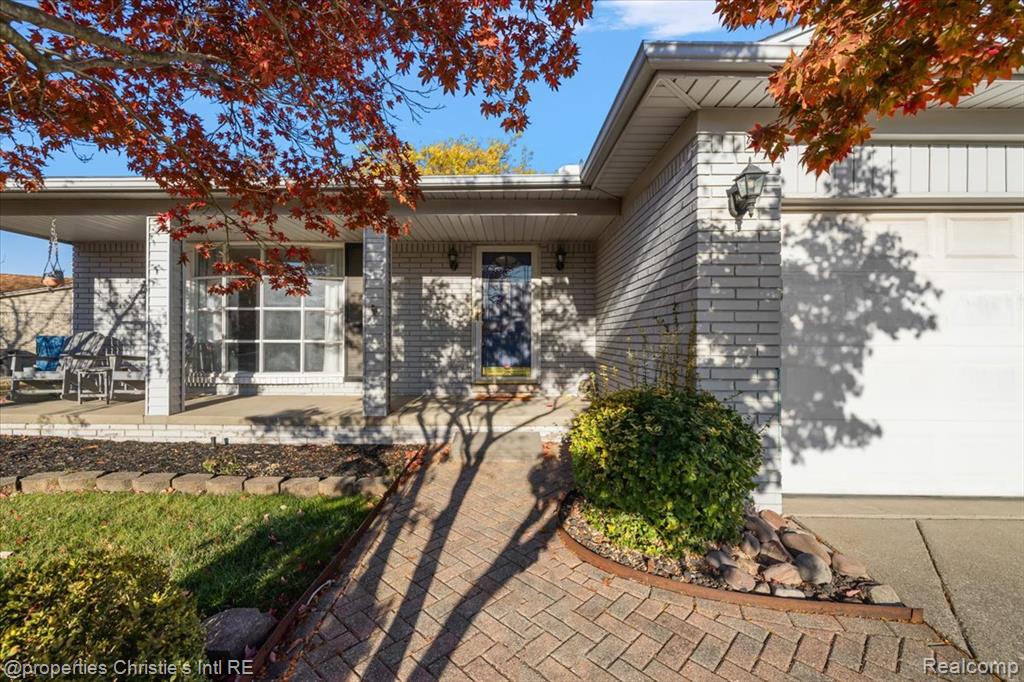15900 Cumberland Street, Riverview, MI 48193 — front exterior