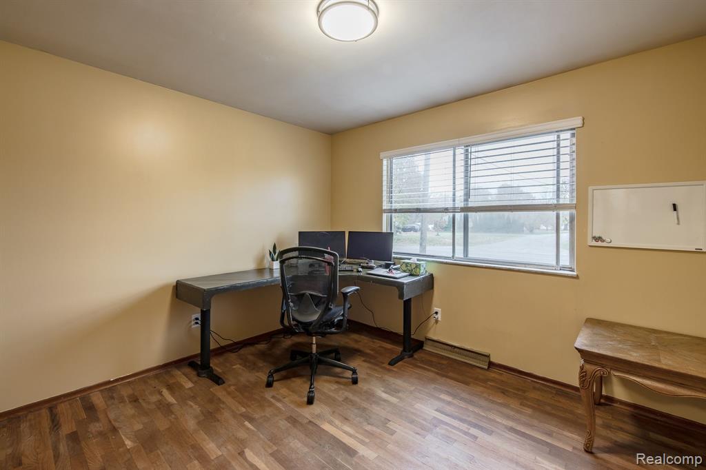 5368 LAPEER Road, Burton, MI 48509 — Photo 17