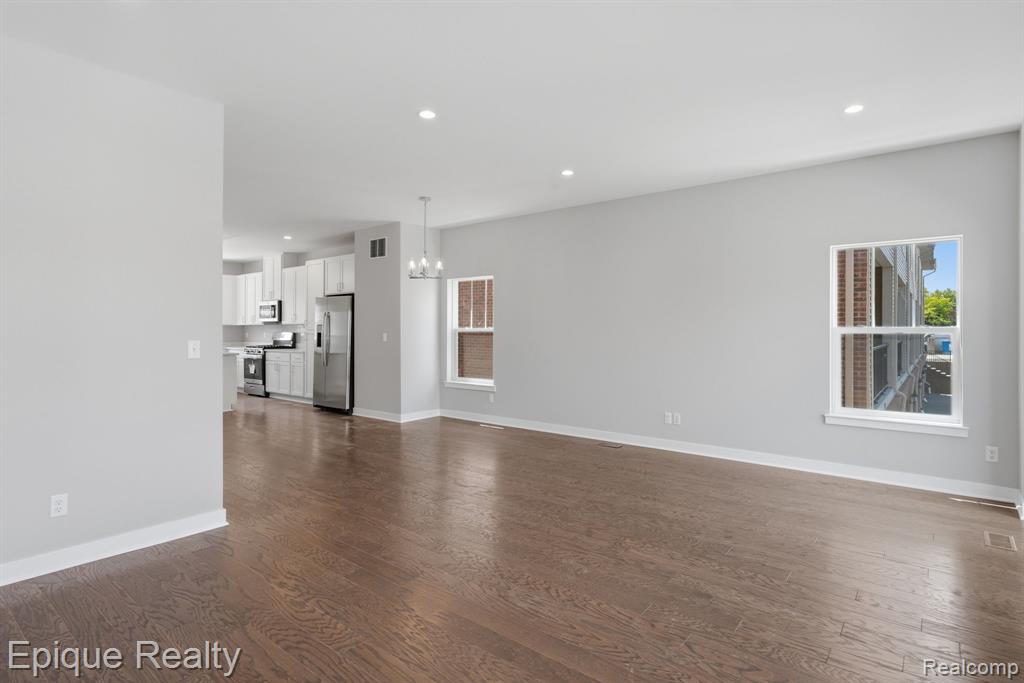 25549 Grandview Lane, 31, Novi, MI — Photo 4