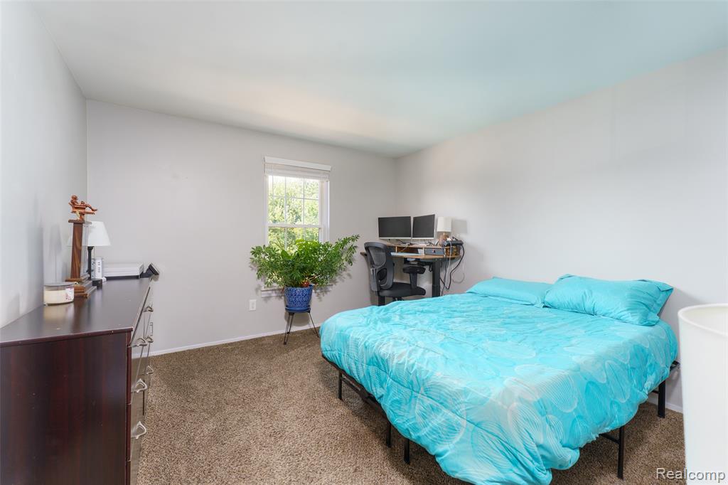 28306 Coventry Court, Trenton, MI 48183 — Photo 13