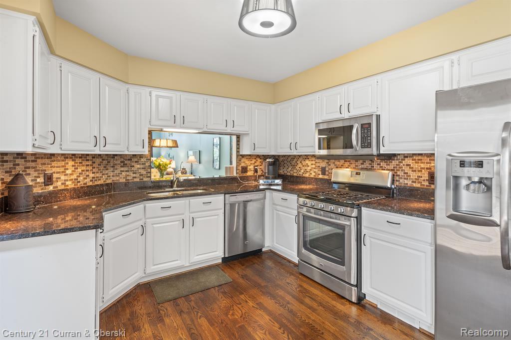 39566 VILLAGE RUN Drive, Northville, MI 48168 — Photo 18
