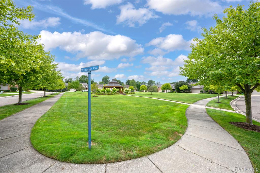 5729 Windspirit Court, 36, Waterford, MI 48327 — Photo 29