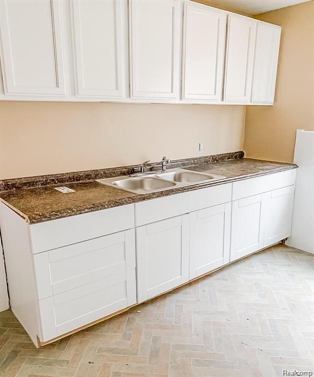 9154 WAYBURN Street, Detroit, MI 48224 — Photo 2
