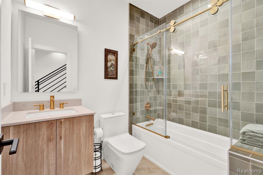 246 Edmund Place, Detroit, MI 48201 — Photo 24
