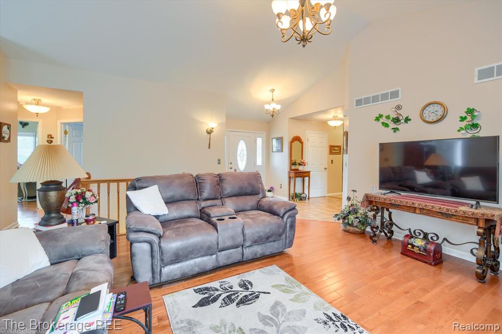 10047 Fox Run Drive, Davison, MI 48423 — Photo 15