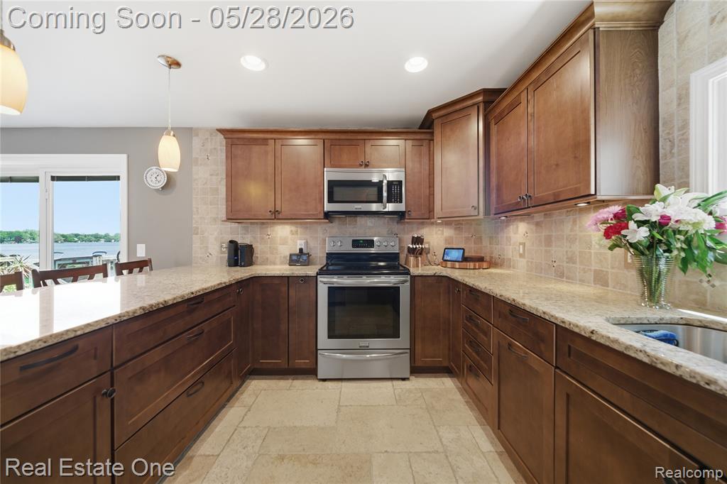 9528 Main Street, Whitmore Lake, MI 48189 — Photo 11