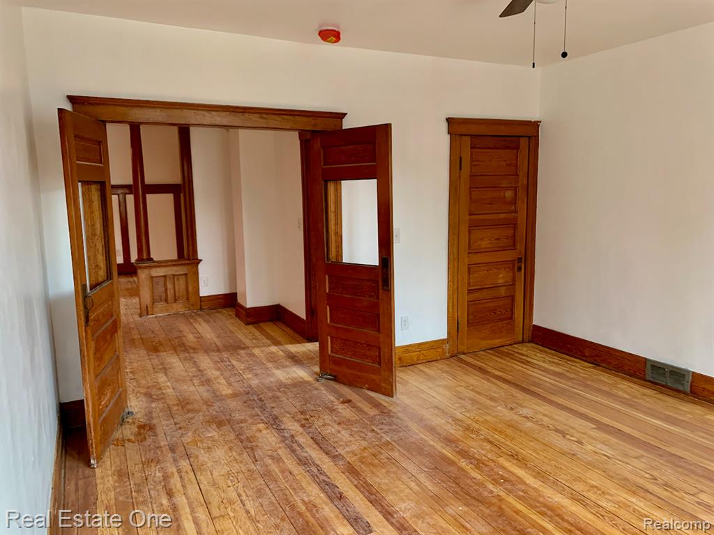 2454 Florian Street, Hamtramck, MI 48212 — Photo 37