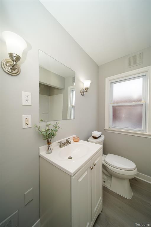 750 E Hayes Avenue, Hazel Park, MI 48030 — Photo 29