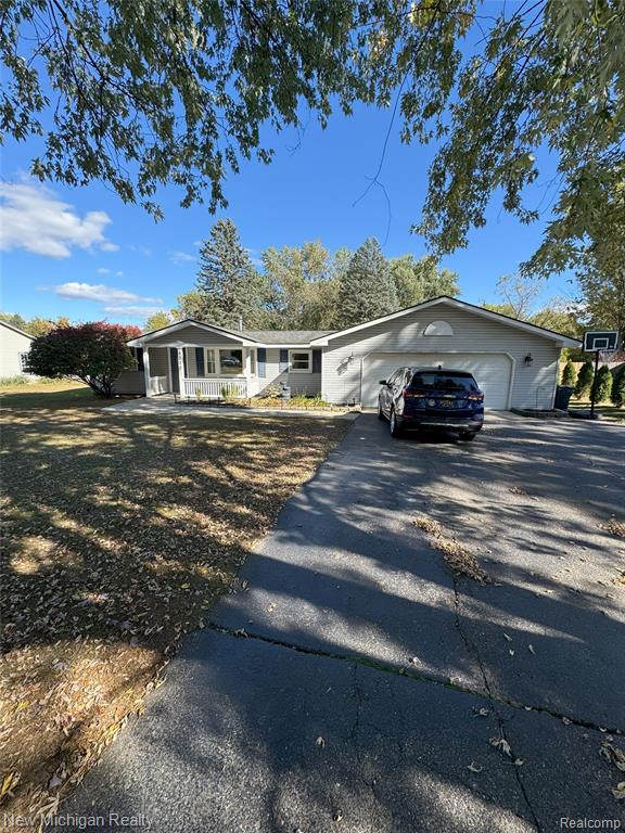 5300 Cecelia Ann Avenue, Clarkston, MI — front exterior