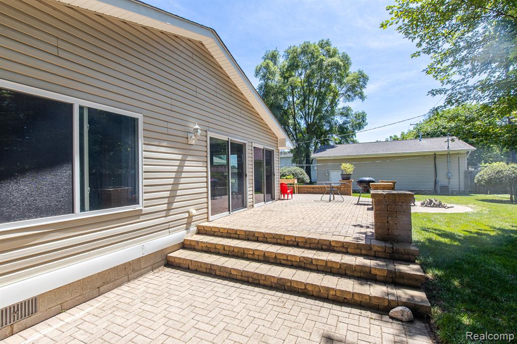 46555 Dequindre Road, Rochester Hills, MI 48307 — Photo 58