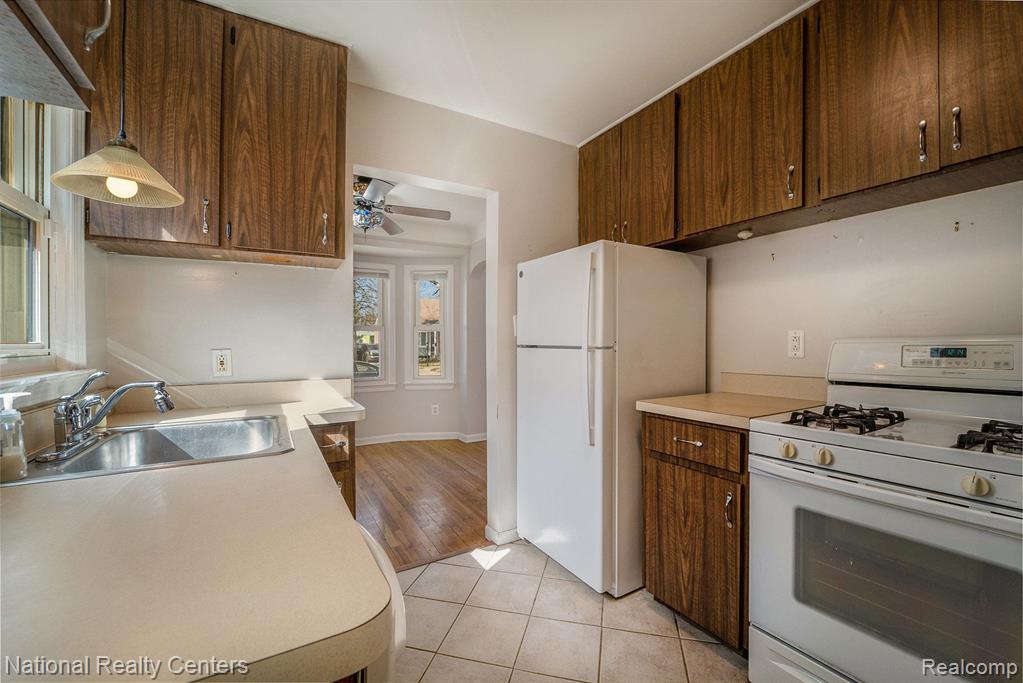 9988 ARNOLD, Redford, MI 48239 — Photo 8