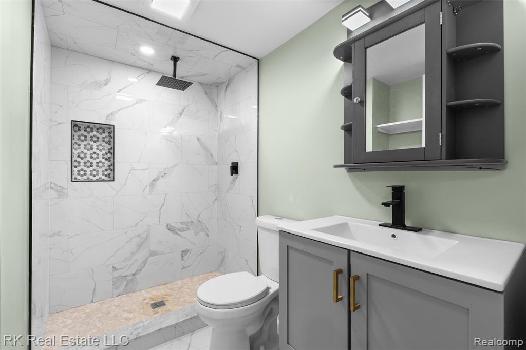 23290 Rosalind Avenue, Eastpointe, MI 48021 — Photo 27