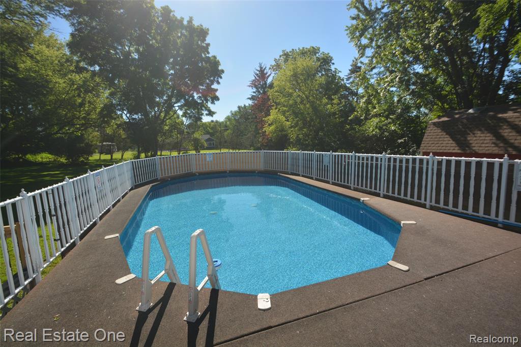 615 Willard Avenue, Rochester Hills, MI 48307 — Photo 5