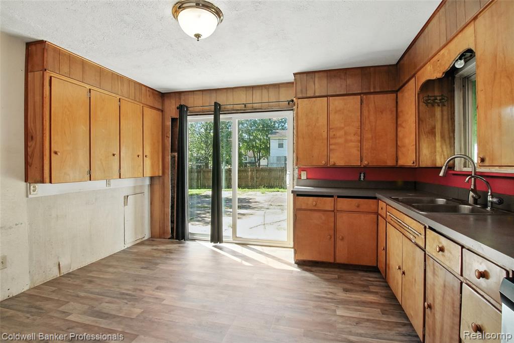5567 Eldridge Drive, Waterford, MI 48327 — Photo 9