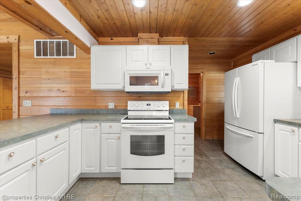 2787 Midway Lane, St. Clair, MI 48079 — Photo 25