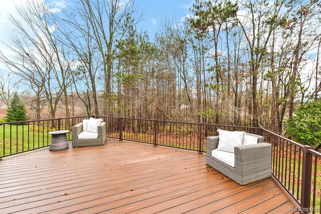 843 WESTHILLS Drive, South Lyon, MI 48178 — Photo 30