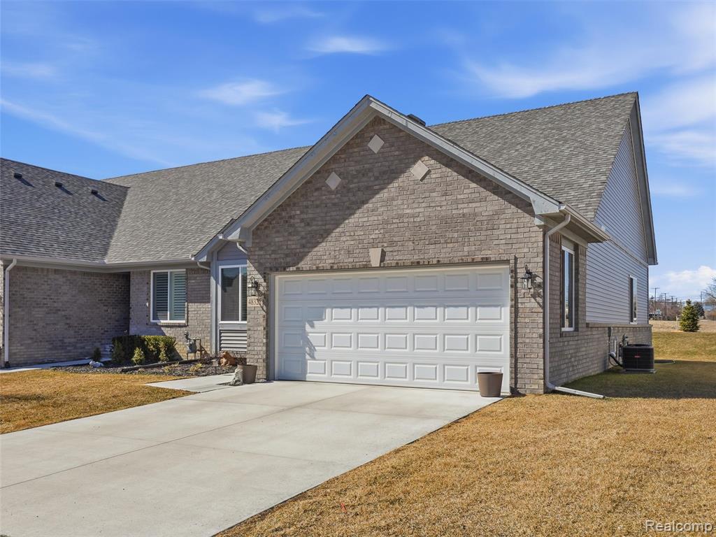 48325 Applegrove Lane, New Baltimore, MI — Photo 2
