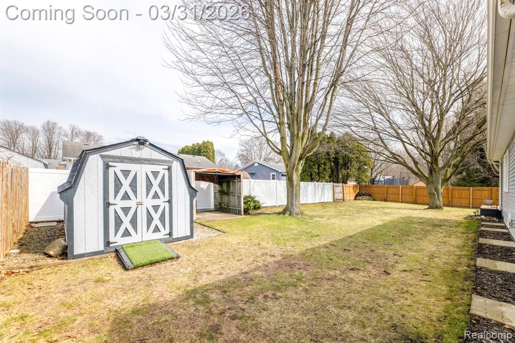 3264 Lake Drive, Fort Gratiot, MI 48059 — Photo 5